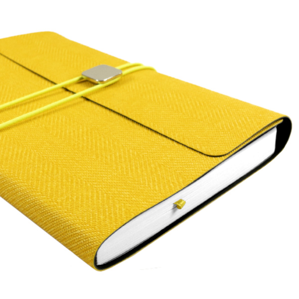 LIGHT BOOK А5, 224 стр., шильд-застежа, горизонтальная резинка, основа гибкая /горизонтальный хлястик